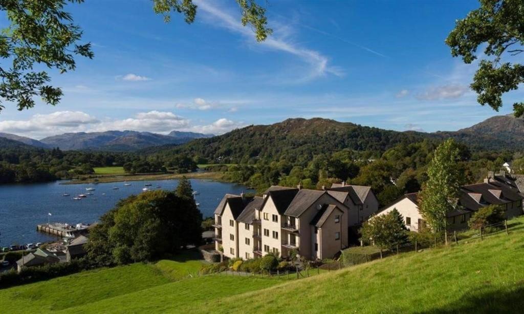 Brand New - Contemporary - 2 Bedroom - 2 Bathroom - Spacious Apartment - Lake Views Ambleside Extérieur photo