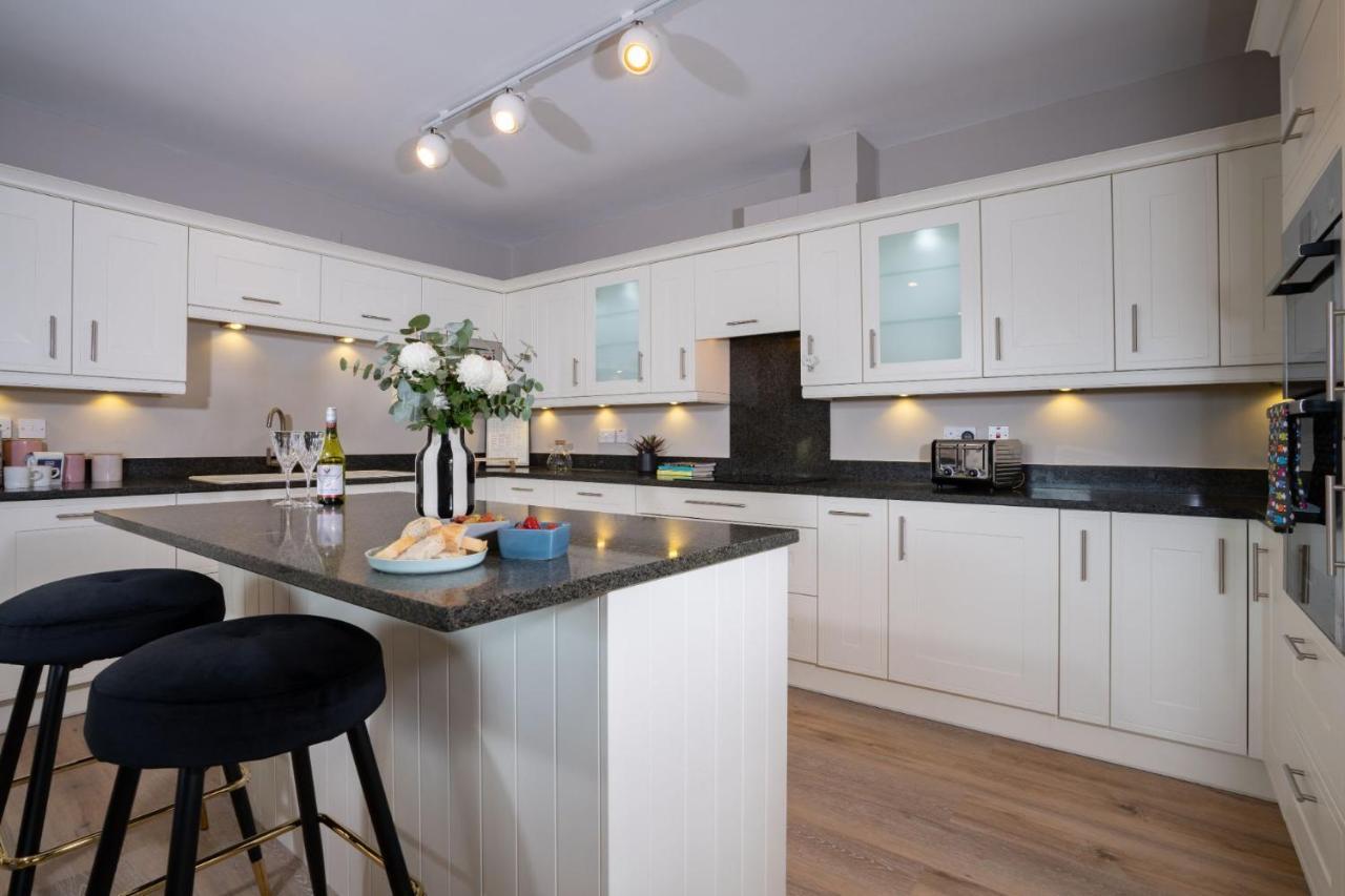 Brand New - Contemporary - 2 Bedroom - 2 Bathroom - Spacious Apartment - Lake Views Ambleside Extérieur photo