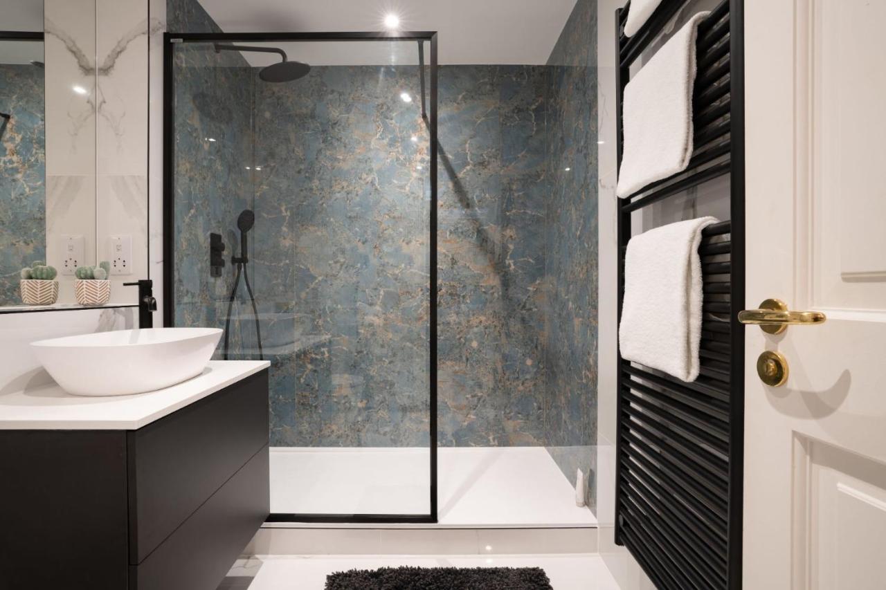 Brand New - Contemporary - 2 Bedroom - 2 Bathroom - Spacious Apartment - Lake Views Ambleside Extérieur photo