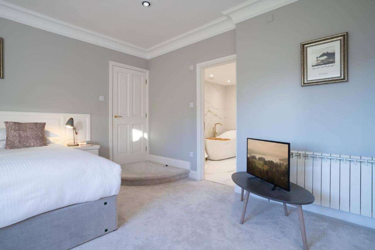 Brand New - Contemporary - 2 Bedroom - 2 Bathroom - Spacious Apartment - Lake Views Ambleside Extérieur photo